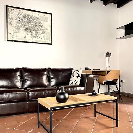 Wonderful Central Apartment! 만토바 외부 사진