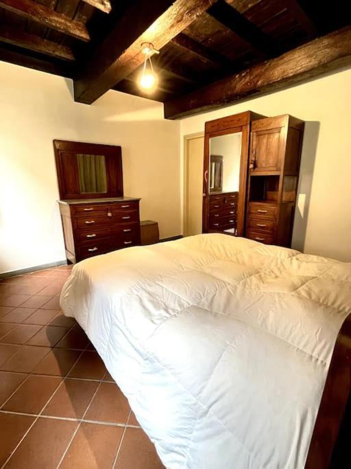 Wonderful Central Apartment! 만토바 외부 사진