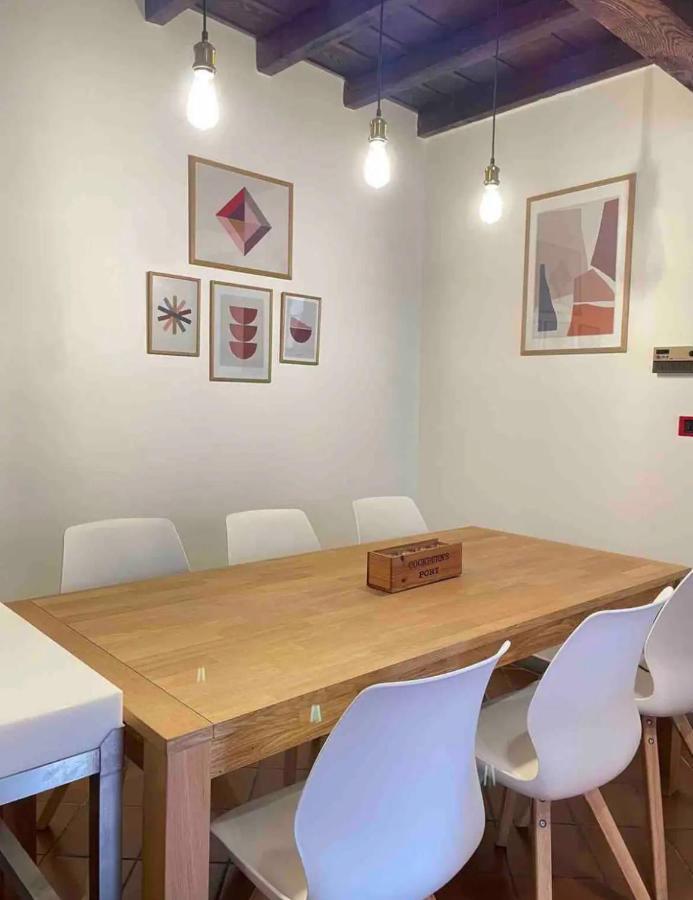Wonderful Central Apartment! 만토바 외부 사진